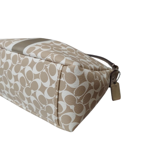 Coach Mini Shoulder Bag With Original Hangtag LIKE NEW - Picture 9 of 15